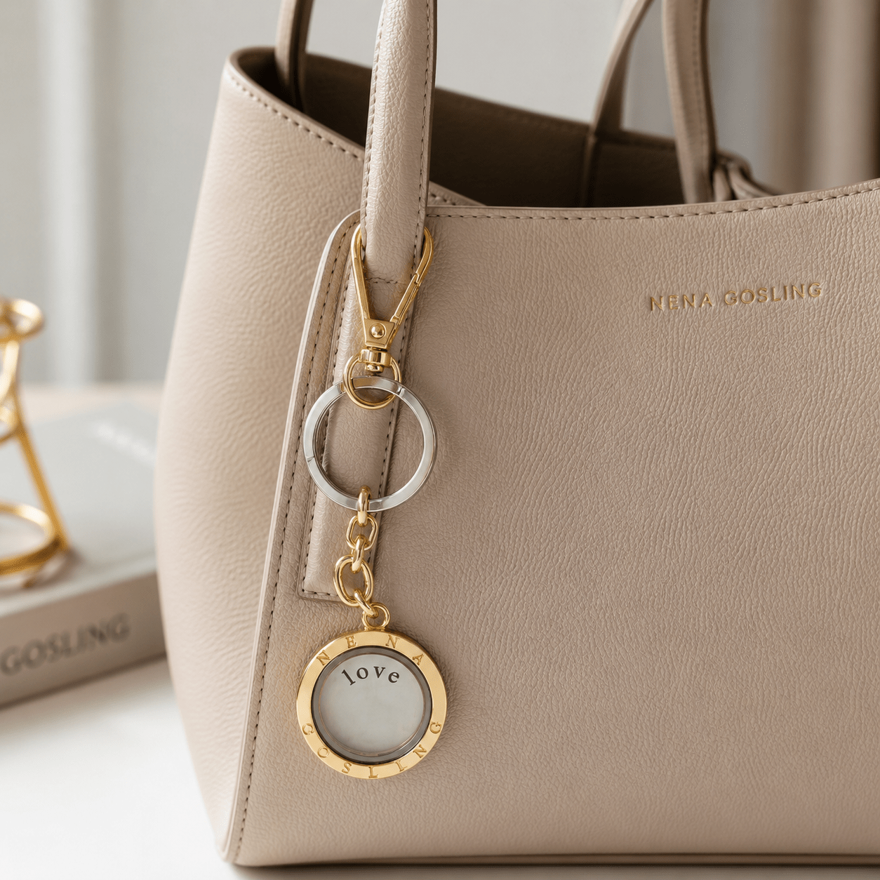 Bag Charm Cofre de Tesoros Love - nenagosling